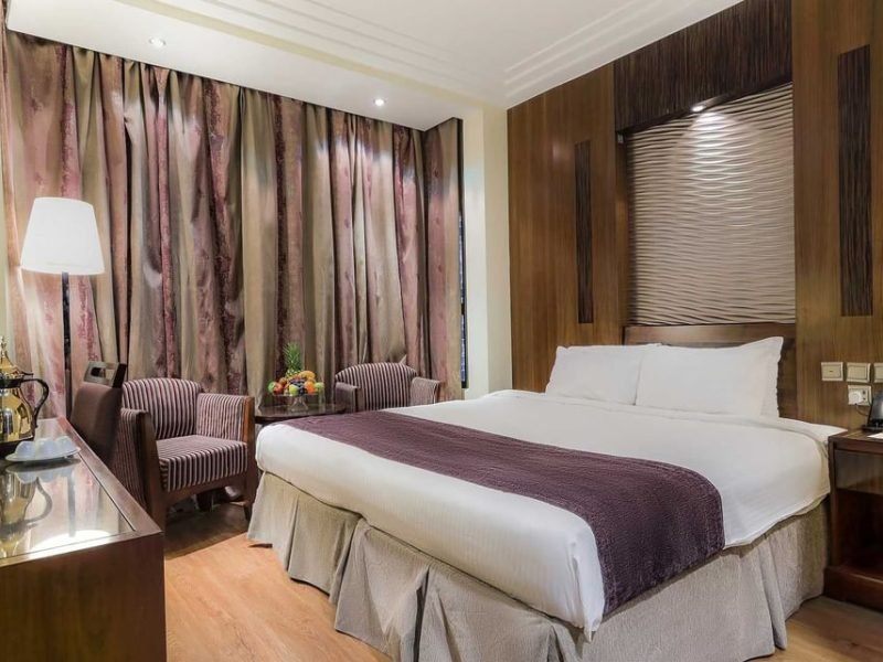 Transient Double Room – 1 King bed